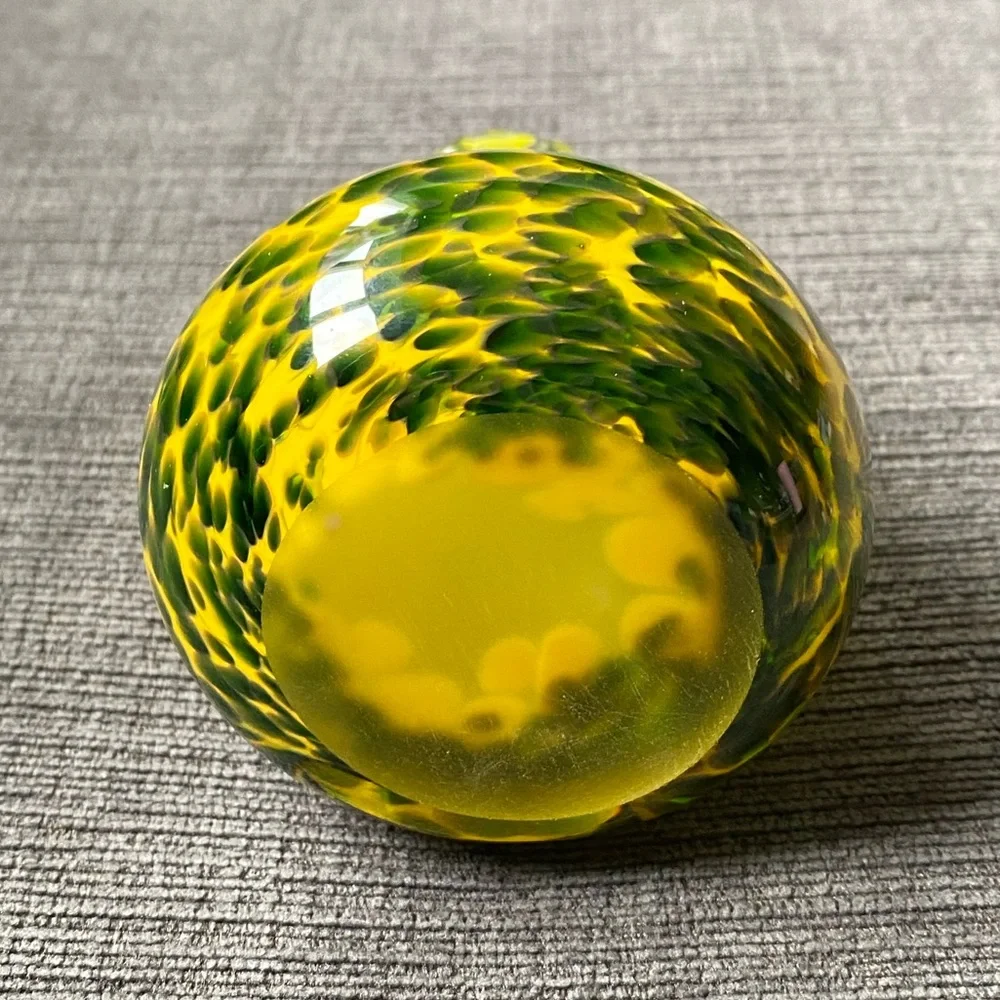 Vintage Yellow and Green Art Glass Vase - Picture 4 of 8